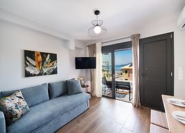 The Bee Apartments Sea View