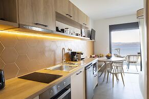 The Bee Apartments Sea View