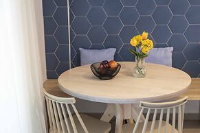 The Bee Apartments Sea View