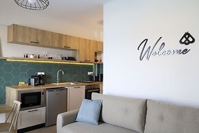 The Bee Apartments Sea View