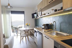 The Bee Apartments Sea View