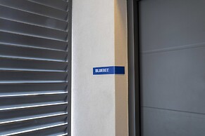 The Bee Apartments Sea View
