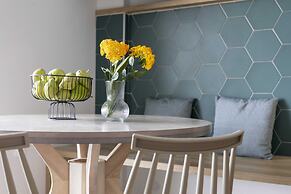 The Bee Apartments Sea View