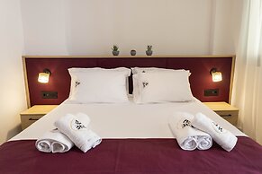 The Bee Apartments Sea View