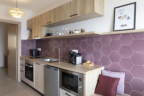The Bee Apartments Sea View