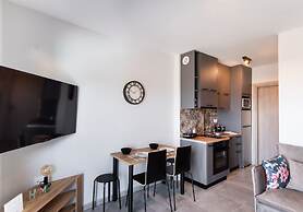 The Bee Apartments Sea View