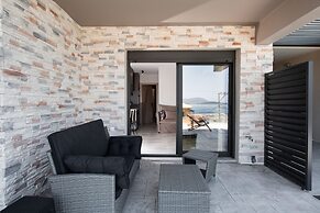 The Bee Apartments Sea View
