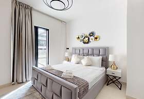 Luxury 3BR Designer Retreat with Parking