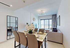 Luxury 3BR Designer Retreat with Parking