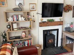 Captivating 2-bed Cottage in Grewelthorpe