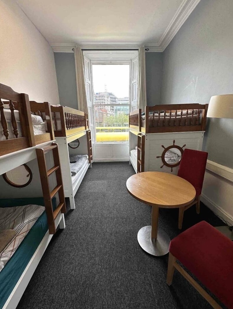Eden Quay Guesthouse Private Rooms
