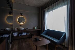 Neobridge Hotel