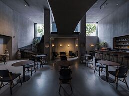 Neobridge Hotel