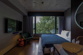 Neobridge Hotel