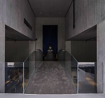 Neobridge Hotel