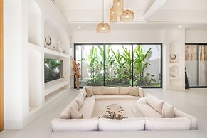 Zeus Villa by Betterplace