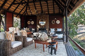 Ndlovu Safari Lodge