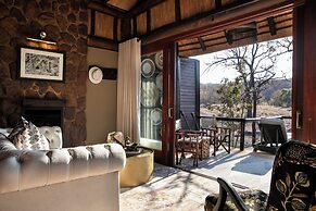 Ndlovu Safari Lodge