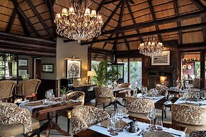 Ndlovu Safari Lodge