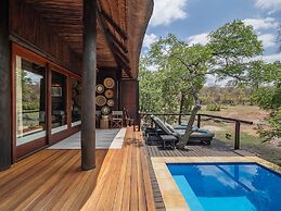 Ndlovu Safari Lodge