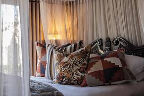 Ndlovu Safari Lodge