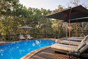 Ndlovu Safari Lodge