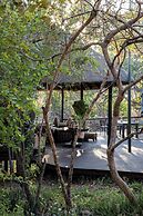 Ndlovu Safari Lodge