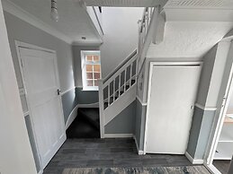 Stunning 4-bed House in Rochester