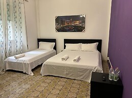 VENICE NIGHT 25 FAMILY ROOM D