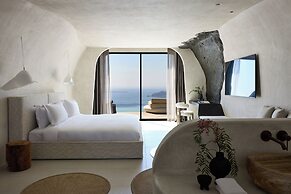 One of One Hotel
