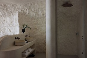 One of One Hotel