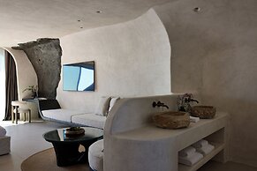 One of One Hotel