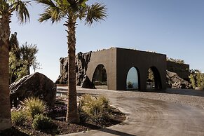 One of One Hotel