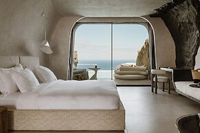 One of One Hotel