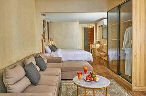 Cleopatra Tower Pyramids Hotel