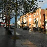 The Glyndwr - Berwyn House Central Wrexham