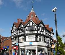The Lower Gathering - Wrexham Town Centre - Sleeps Up To 10