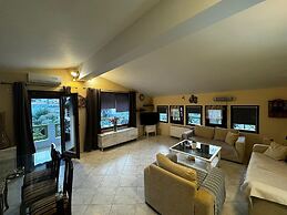 Moonbeam Townhouse Skiathos