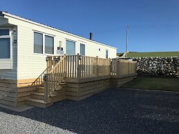 2 Bed-sleeps4-beachfront-free Parking