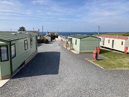 2 Bed-sleeps4-beachfront-free Parking