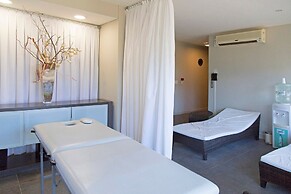 Oceana Suites Ocean Drive