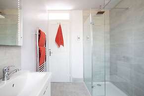 Bright Modern Selsey Seafront Home
