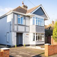 Spacious House for 10 With Hot Tub Nr Beach