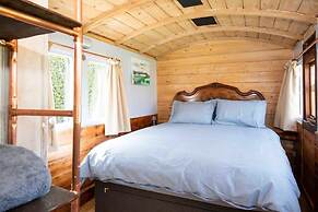 Unique Comfy Remodelled Railway Carriage