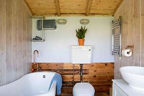 Unique Comfy Remodelled Railway Carriage