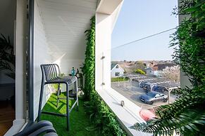 Luxury Penthouse Super King Bed 5 min to Beach