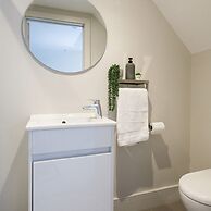 Luxury Penthouse Super King Bed 5 min to Beach