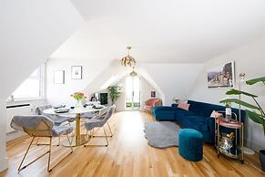 Luxury Penthouse Super King Bed 5 min to Beach