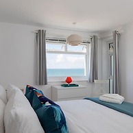 Beachfront Apartment With Panoramic Sea Views