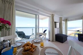 Beachfront Apartment With Panoramic Sea Views